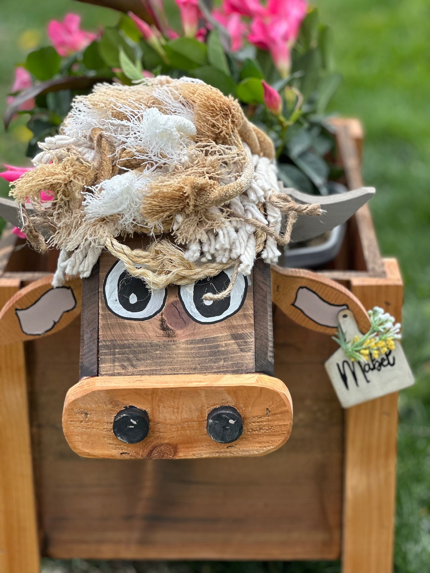 Highland Cow Cedar Planter