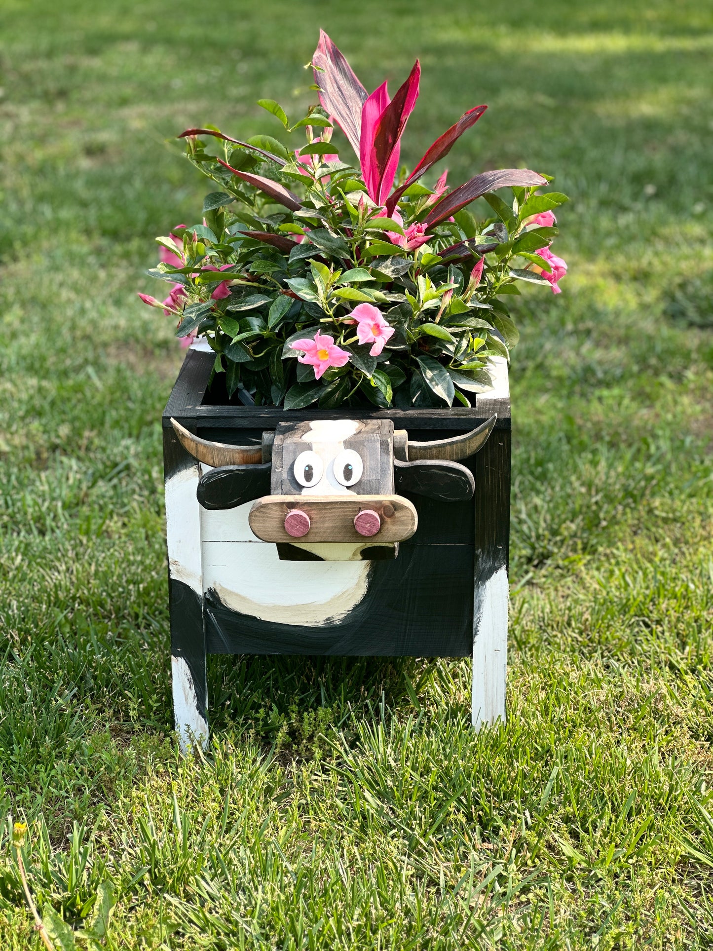 Holstein Cow Cedar Planter